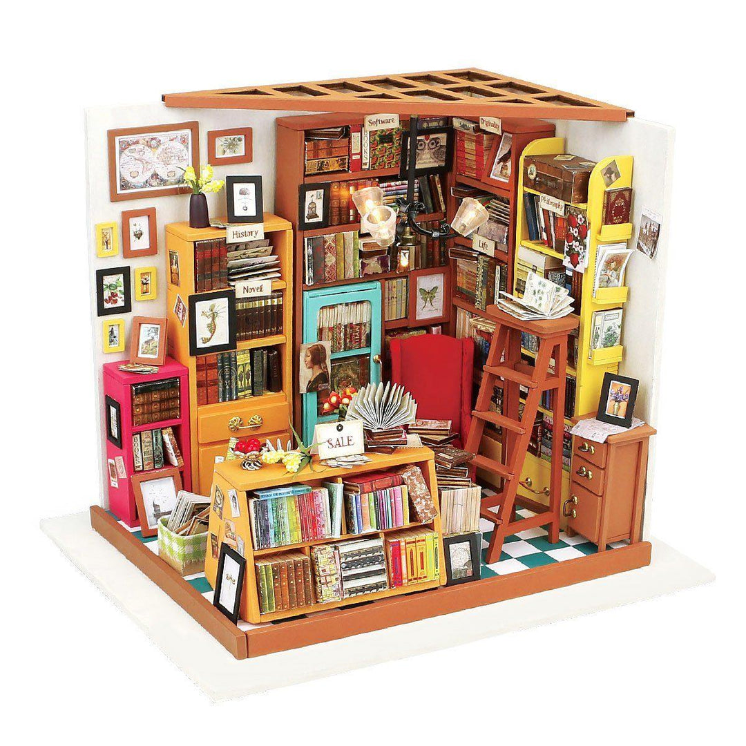 Sam's Miniature Study Room | Amharb
